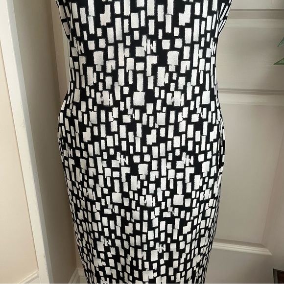 Calvin Klein Geometric Print Cap Sleeves Sheath Dress Black White Sz 12 - Picture 13 of 16